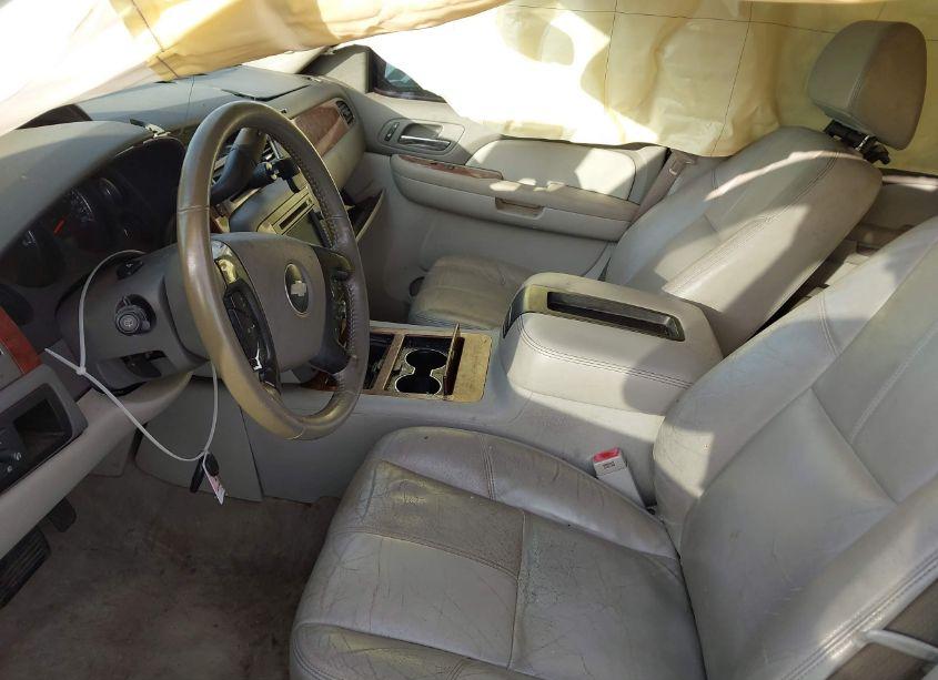 Photo 5 of 2008 Chevrolet Tahoe LTZ (VIN 1GNFC13JX8R118132)