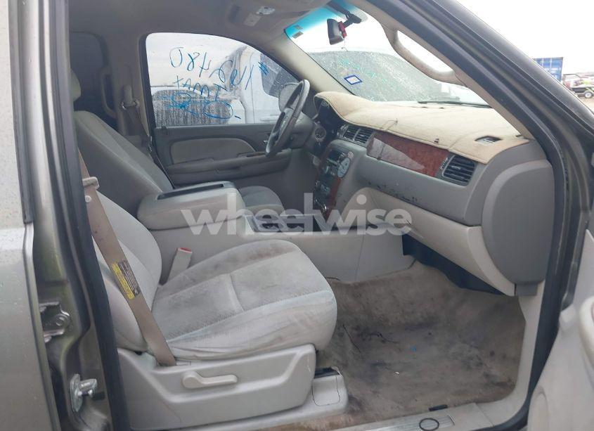Photo 5 of 2007 Chevrolet Suburban 1500 LT (VIN 1GNFC16007J162480)