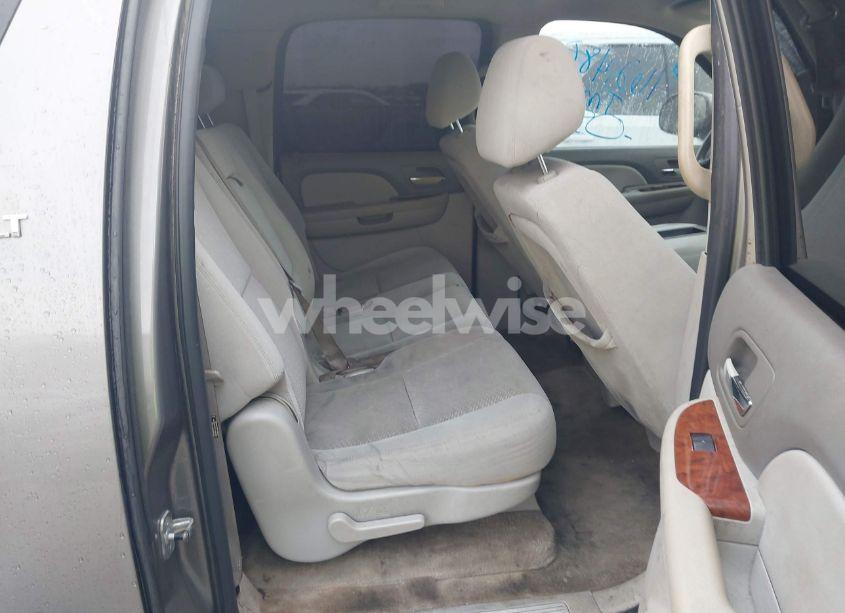 Photo 8 of 2007 Chevrolet Suburban 1500 LT (VIN 1GNFC16007J162480)