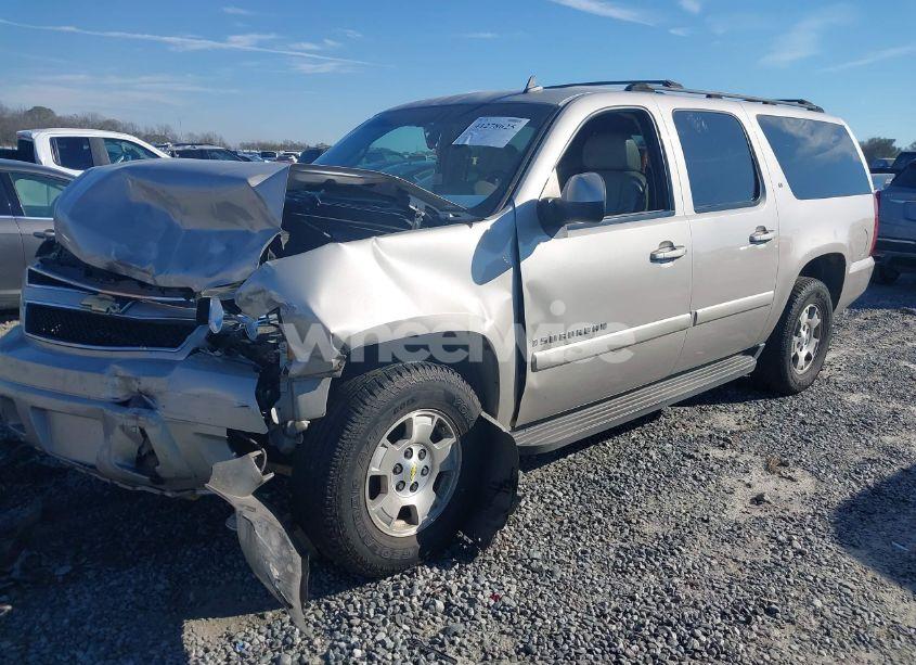 Photo 2 of 2007 Chevrolet Suburban 1500 LT (VIN 1GNFC16007J216800)