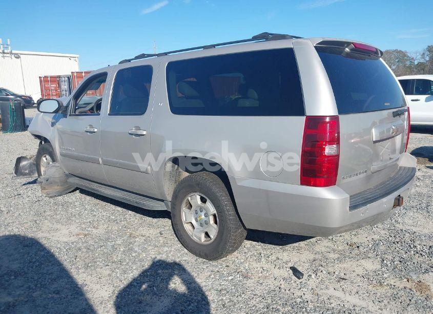 Photo 3 of 2007 Chevrolet Suburban 1500 LT (VIN 1GNFC16007J216800)