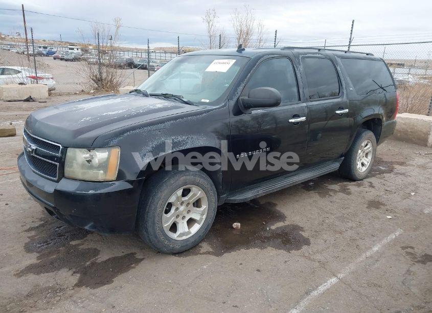 Photo 2 of 2007 Chevrolet Suburban 1500 LS (VIN 1GNFC16007J317898)