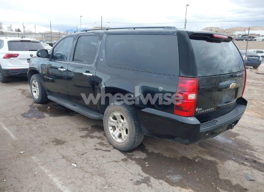 Photo 3 of 2007 Chevrolet Suburban 1500 LS (VIN 1GNFC16007J317898)