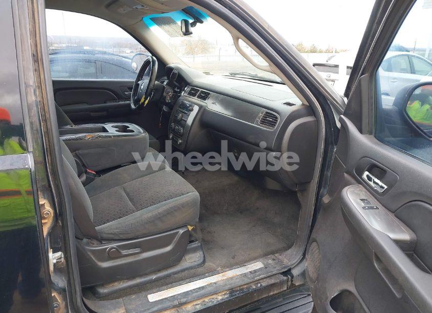 Photo 5 of 2007 Chevrolet Suburban 1500 LS (VIN 1GNFC16007J317898)