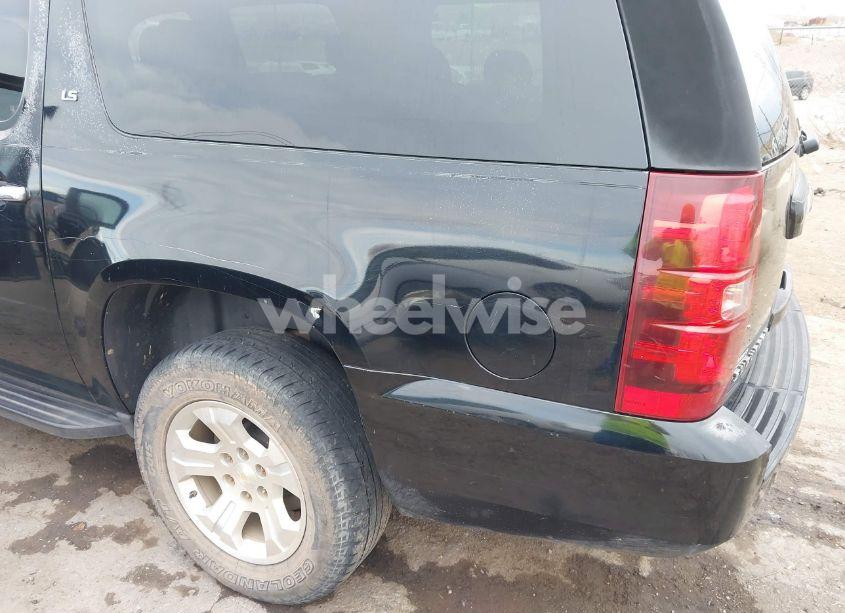 Photo 6 of 2007 Chevrolet Suburban 1500 LS (VIN 1GNFC16007J317898)