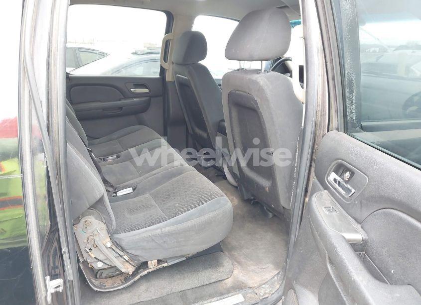 Photo 8 of 2007 Chevrolet Suburban 1500 LS (VIN 1GNFC16007J317898)