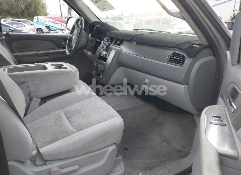 Photo 5 of 2007 Chevrolet Suburban 1500 LS (VIN 1GNFC16007R231427)