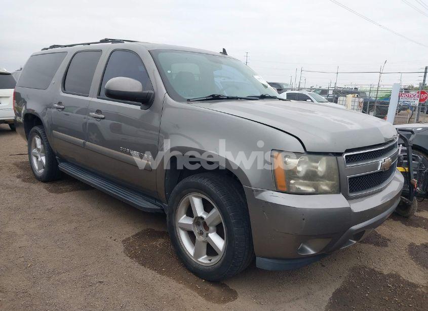 2008 Chevrolet Suburban 1500 LT (VIN 1GNFC16008J226762) main photo