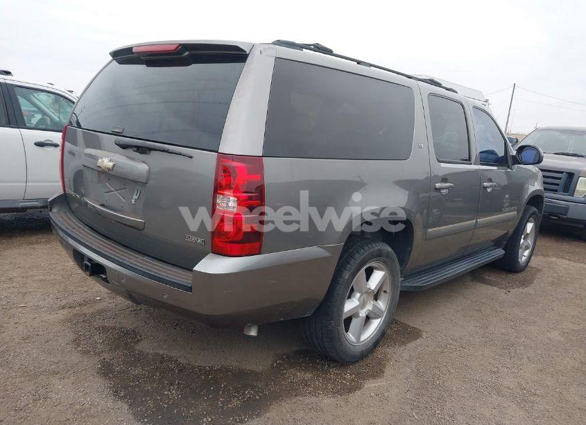 Photo 4 of 2008 Chevrolet Suburban 1500 LT (VIN 1GNFC16008J226762)