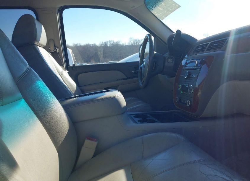 Photo 5 of 2008 Chevrolet Suburban 1500 LT (VIN 1GNFC16018J106954)