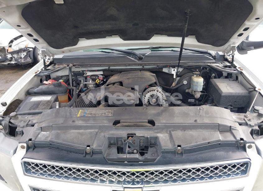 Photo 10 of 2008 Chevrolet Suburban 1500 LTZ (VIN 1GNFC16018R143195)