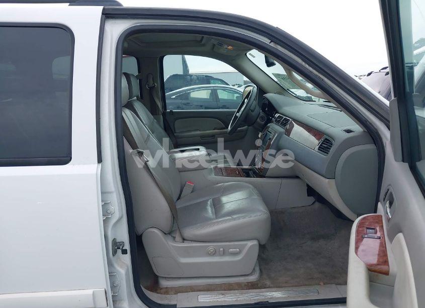 Photo 5 of 2008 Chevrolet Suburban 1500 LTZ (VIN 1GNFC16018R143195)