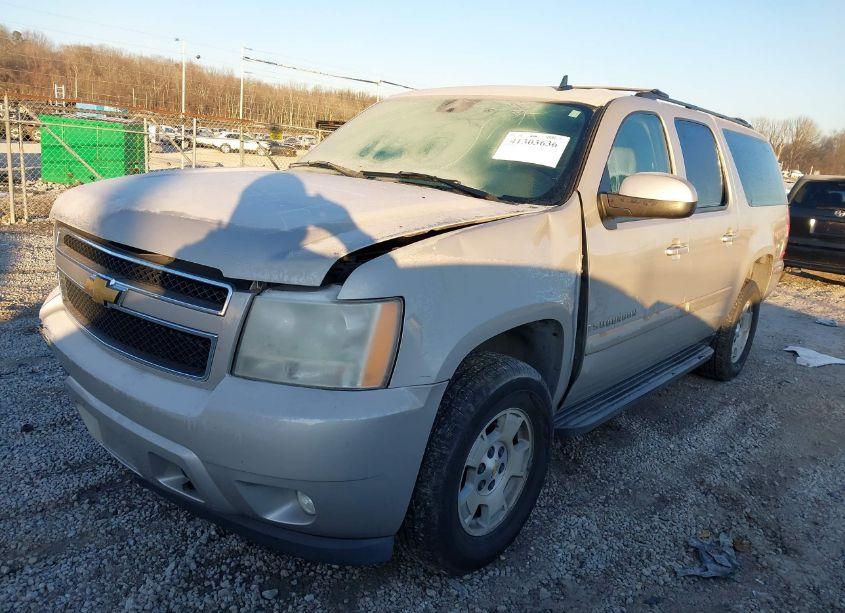 Photo 2 of 2007 Chevrolet Suburban 1500 LT (VIN 1GNFC16027J235512)