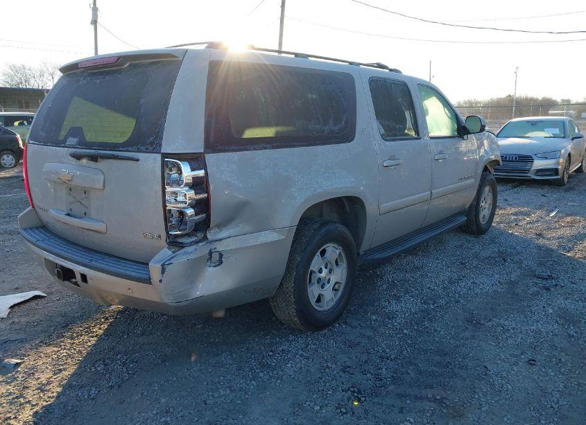 Photo 4 of 2007 Chevrolet Suburban 1500 LT (VIN 1GNFC16027J235512)