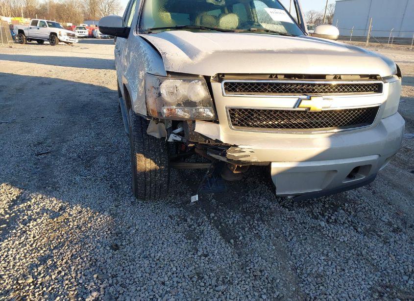 Photo 6 of 2007 Chevrolet Suburban 1500 LT (VIN 1GNFC16027J235512)
