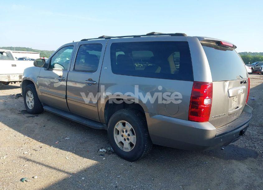 Photo 3 of 2007 Chevrolet Suburban 1500 LT (VIN 1GNFC16027R225418)