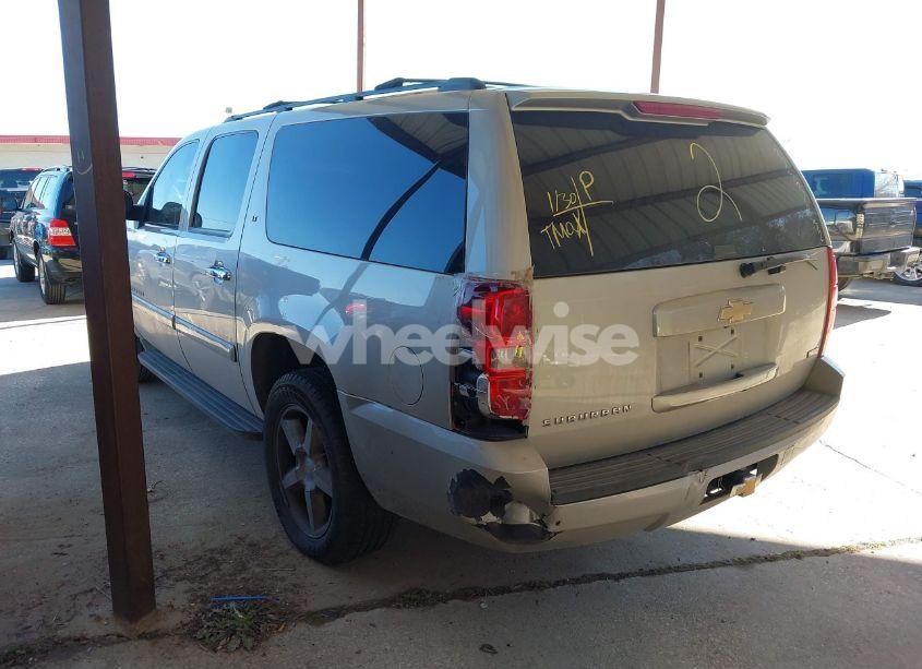 Photo 3 of 2007 Chevrolet Suburban 1500 LT (VIN 1GNFC16027R333232)