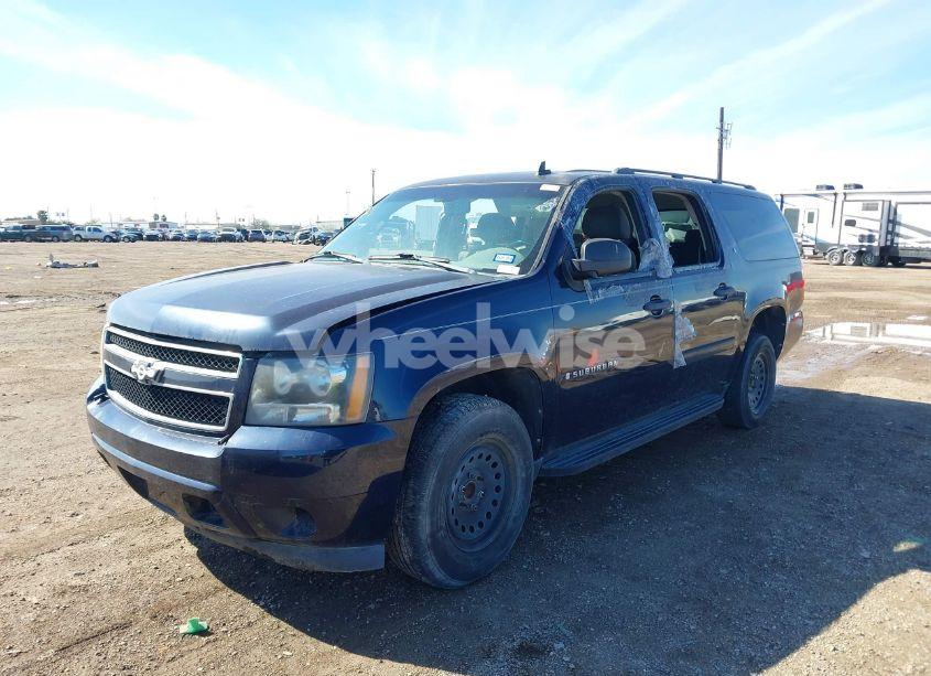Photo 2 of 2009 Chevrolet Suburban 1500 LS (VIN 1GNFC16029R200974)