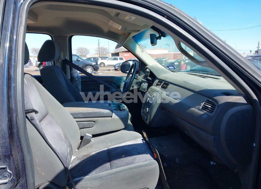 Photo 5 of 2009 Chevrolet Suburban 1500 LS (VIN 1GNFC16029R200974)