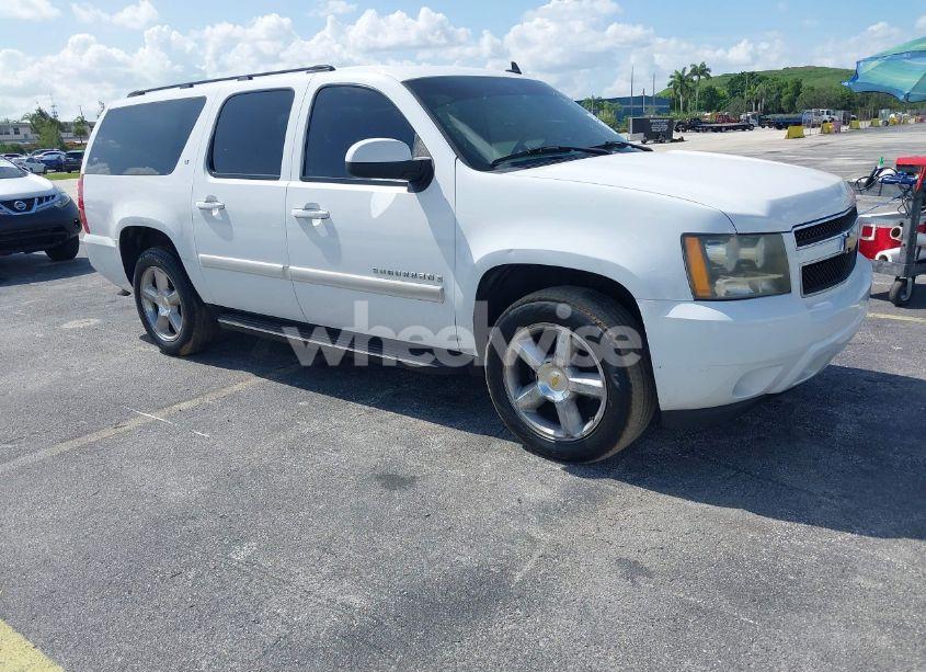 2008 Chevrolet Suburban 1500 LT (VIN 1GNFC16038R128195) main photo
