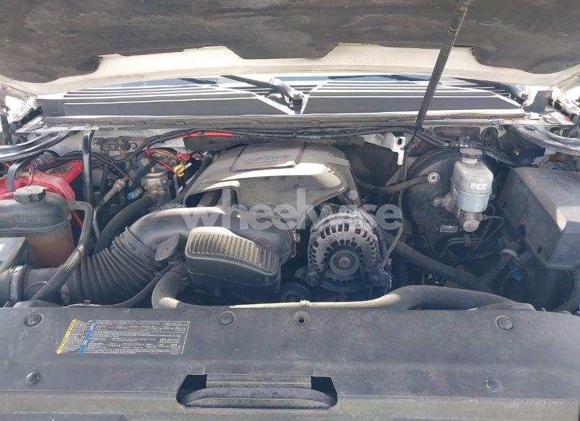 Photo 10 of 2008 Chevrolet Suburban 1500 LT (VIN 1GNFC16038R128195)