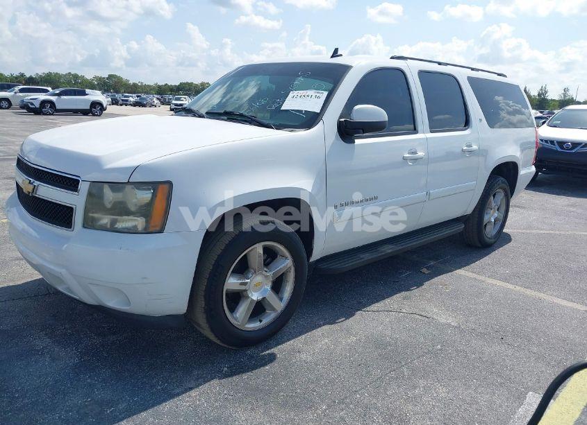 Photo 2 of 2008 Chevrolet Suburban 1500 LT (VIN 1GNFC16038R128195)
