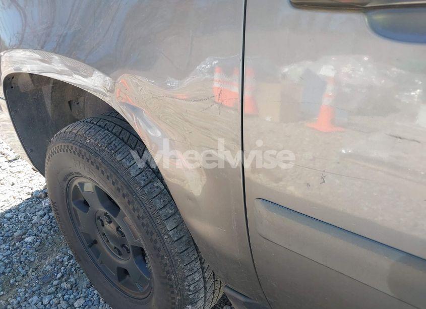 Photo 12 of 2007 Chevrolet Suburban 1500 LT (VIN 1GNFC16047J173546)