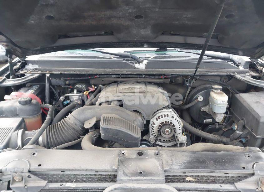 Photo 10 of 2008 Chevrolet Suburban 1500 LT (VIN 1GNFC16048J195872)