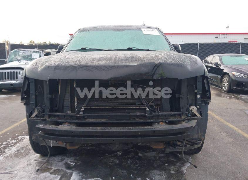 Photo 6 of 2008 Chevrolet Suburban 1500 LT (VIN 1GNFC16048J195872)