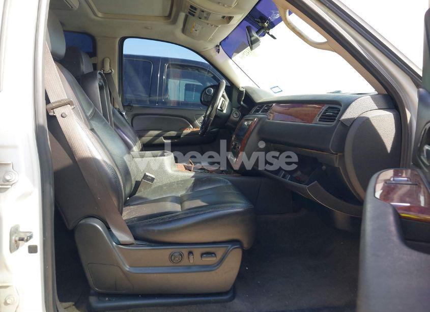 Photo 5 of 2008 Chevrolet Suburban 1500 LTZ (VIN 1GNFC16048R123605)