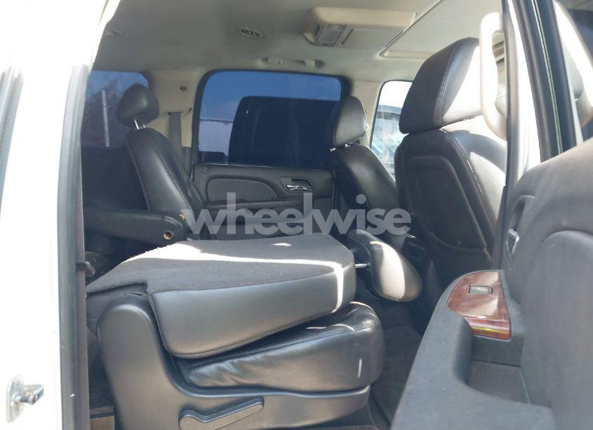 Photo 8 of 2008 Chevrolet Suburban 1500 LTZ (VIN 1GNFC16048R123605)