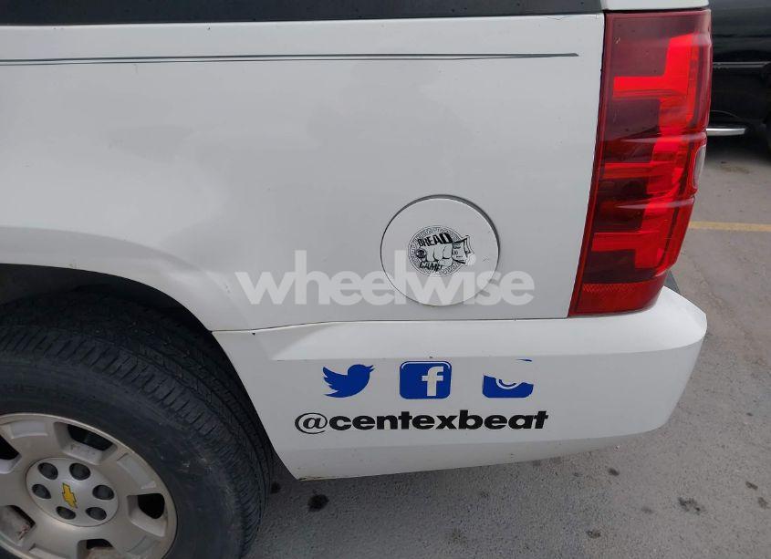 Photo 12 of 2008 Chevrolet Suburban 1500 LT (VIN 1GNFC16048R229603)