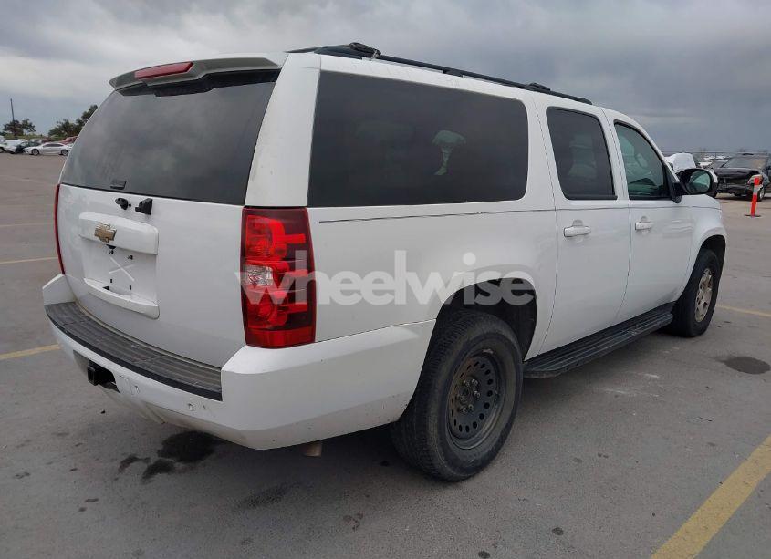 Photo 4 of 2008 Chevrolet Suburban 1500 LT (VIN 1GNFC16048R229603)