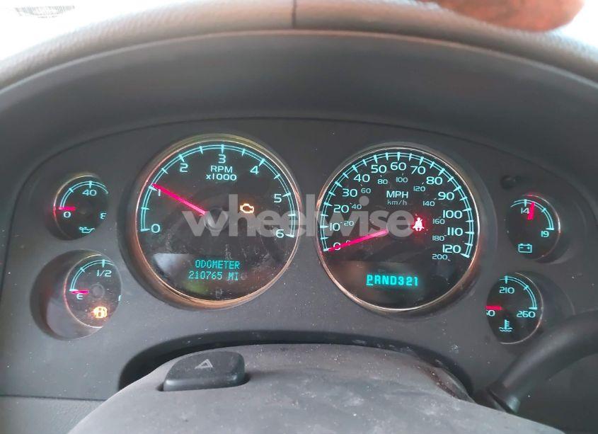 Photo 7 of 2008 Chevrolet Suburban 1500 LT (VIN 1GNFC16048R229603)