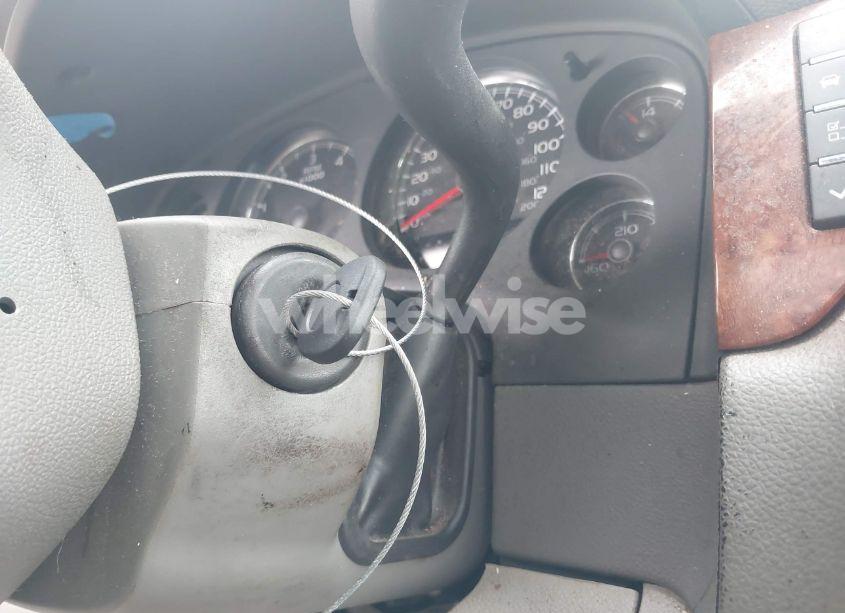 Photo 11 of 2007 Chevrolet Suburban 1500 LTZ (VIN 1GNFC16057R183102)