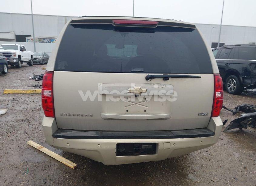 Photo 16 of 2007 Chevrolet Suburban 1500 LTZ (VIN 1GNFC16057R365396)