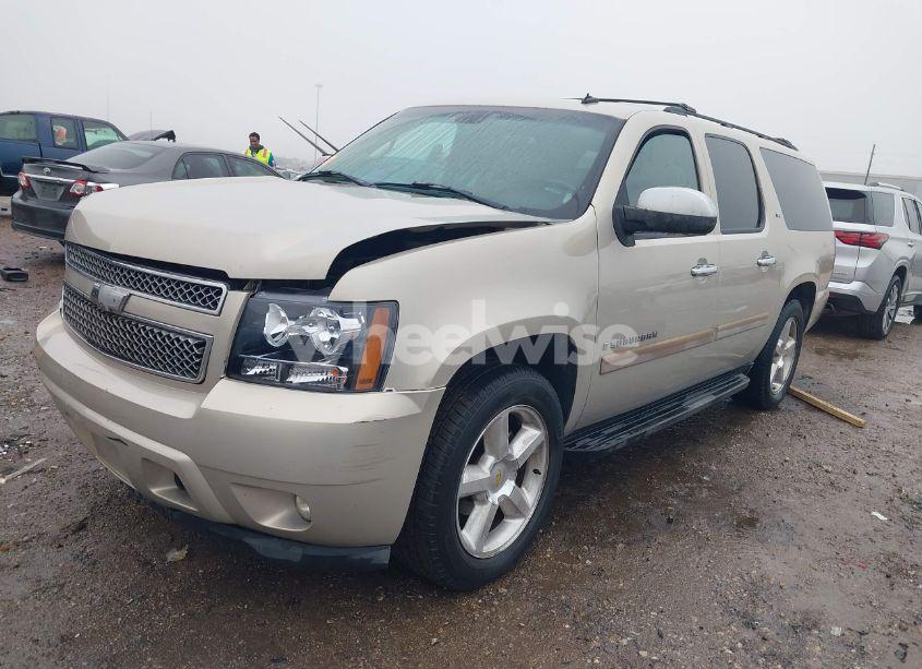 Photo 2 of 2007 Chevrolet Suburban 1500 LTZ (VIN 1GNFC16057R365396)