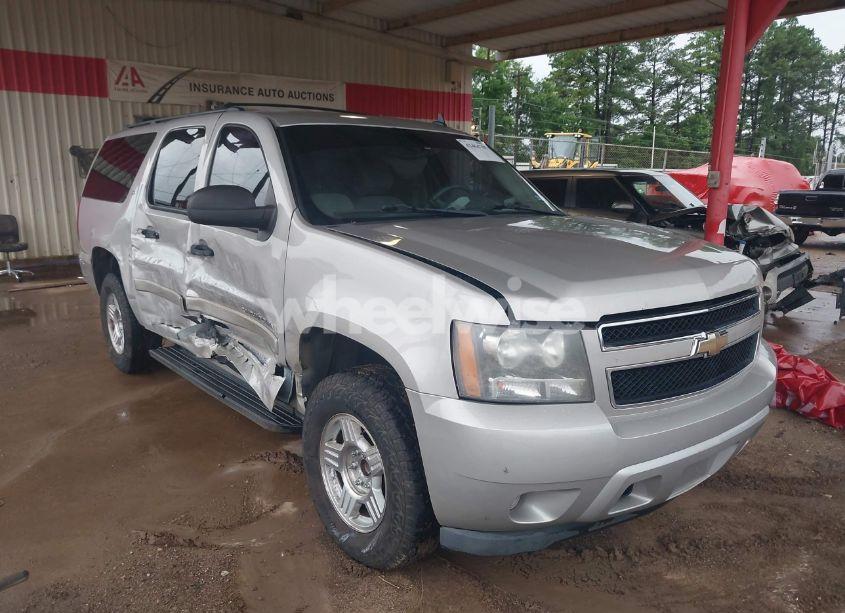 2008 Chevrolet Suburban 1500 LS (VIN 1GNFC16058R256647) main photo