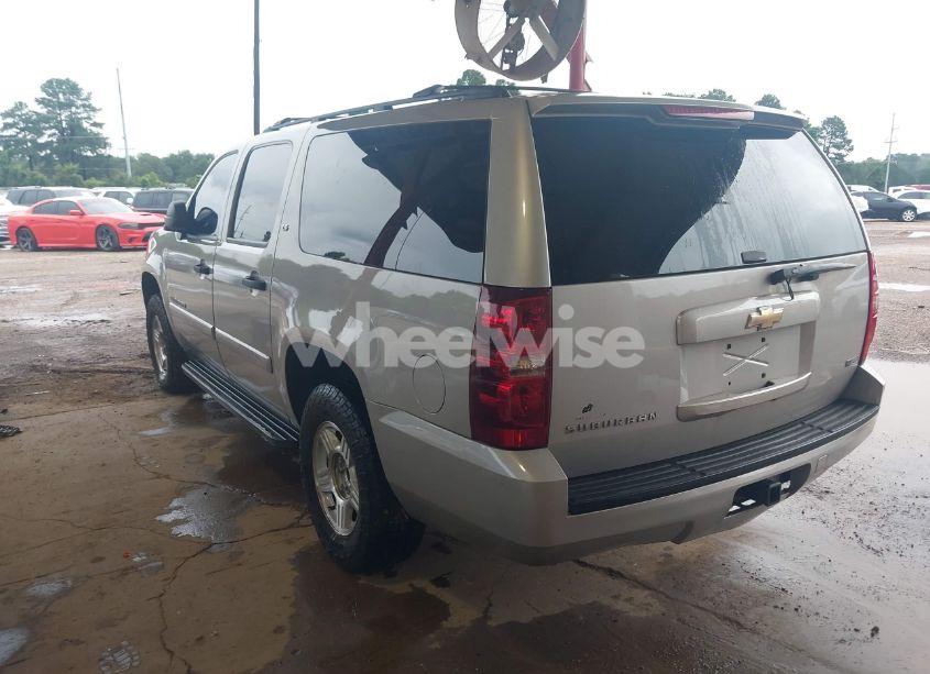 Photo 3 of 2008 Chevrolet Suburban 1500 LS (VIN 1GNFC16058R256647)