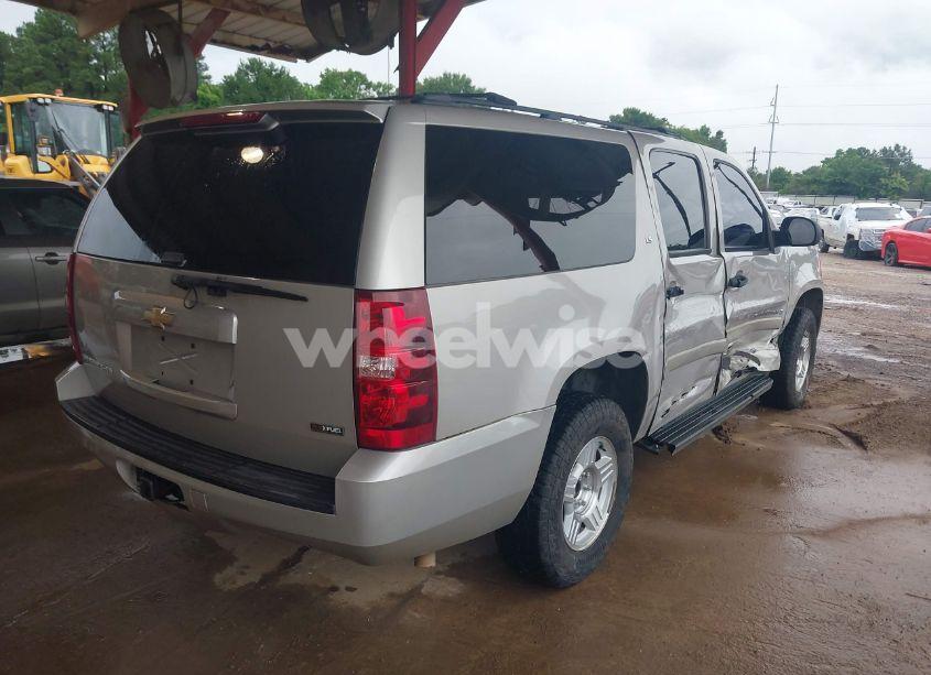 Photo 4 of 2008 Chevrolet Suburban 1500 LS (VIN 1GNFC16058R256647)