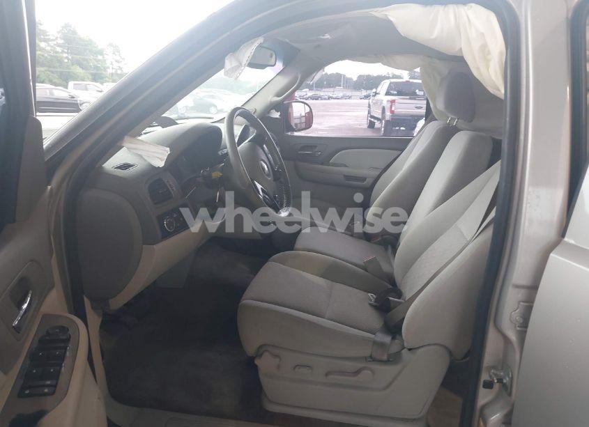 Photo 5 of 2008 Chevrolet Suburban 1500 LS (VIN 1GNFC16058R256647)