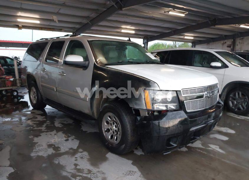 2007 Chevrolet Suburban 1500 LT (VIN 1GNFC16067J219667) main photo