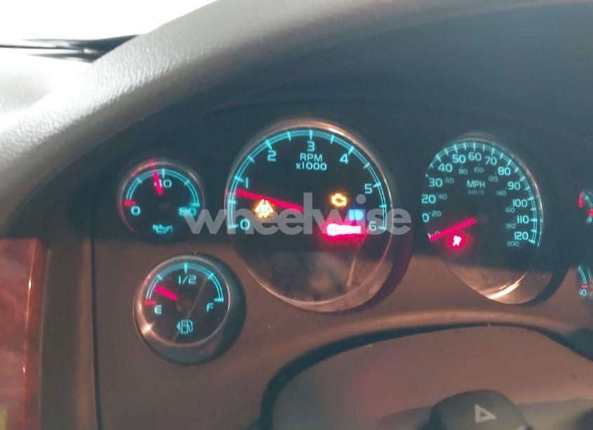 Photo 7 of 2007 Chevrolet Suburban 1500 LT (VIN 1GNFC16067J219667)