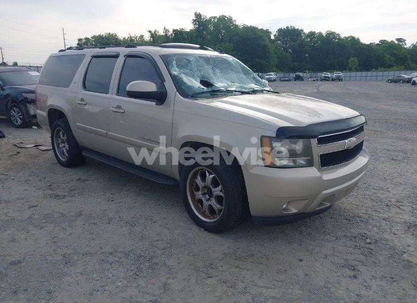 2007 Chevrolet Suburban 1500 LT (VIN 1GNFC16067J230068) main photo