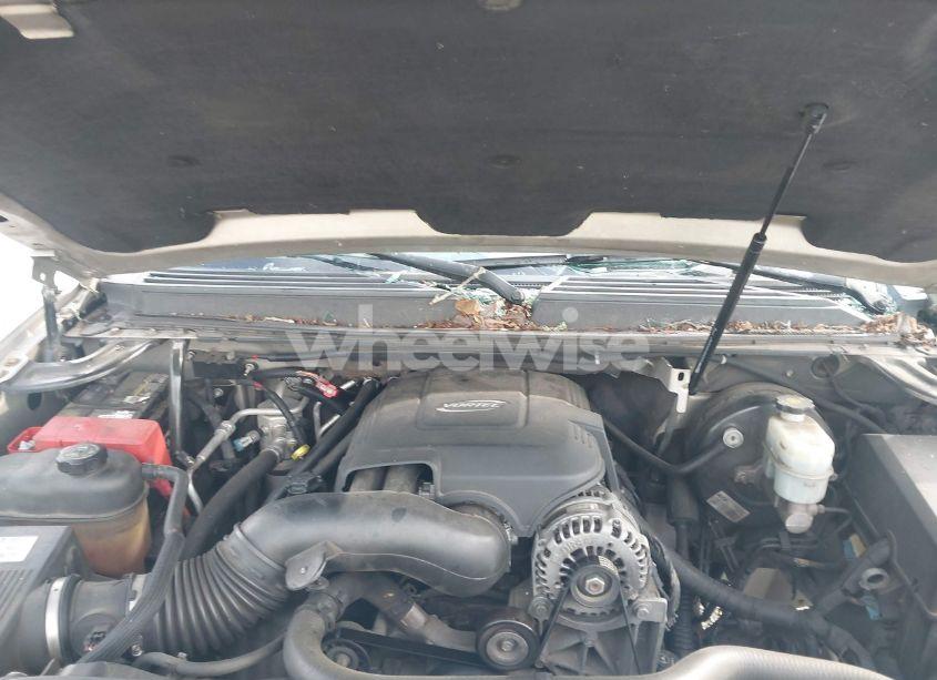 Photo 10 of 2007 Chevrolet Suburban 1500 LT (VIN 1GNFC16067J230068)