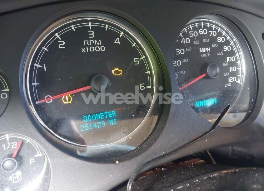 Photo 15 of 2007 Chevrolet Suburban 1500 LT (VIN 1GNFC16067J230068)