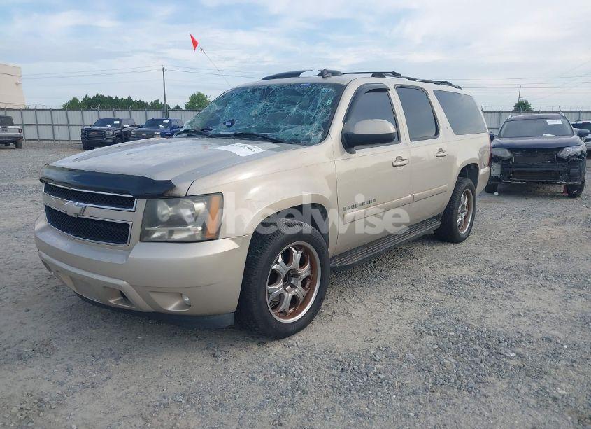 Photo 2 of 2007 Chevrolet Suburban 1500 LT (VIN 1GNFC16067J230068)