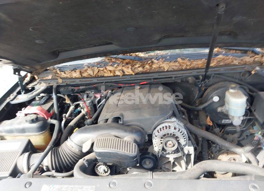 Photo 10 of 2008 Chevrolet Suburban 1500 LT (VIN 1GNFC16068R125923)