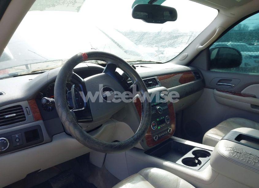 Photo 13 of 2008 Chevrolet Suburban 1500 LT (VIN 1GNFC16068R125923)