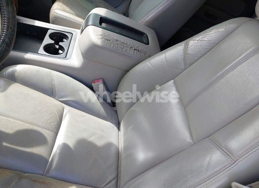 Photo 15 of 2008 Chevrolet Suburban 1500 LT (VIN 1GNFC16068R125923)